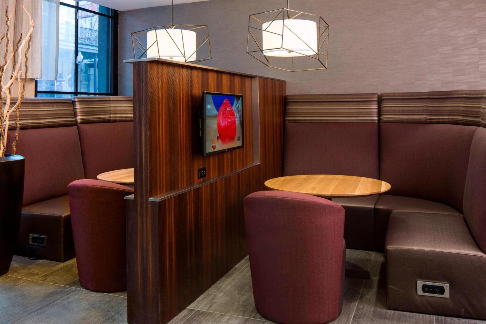 Hotel Courtyard By Marriott Downtown Near The French Quarter Nueva Orleans
